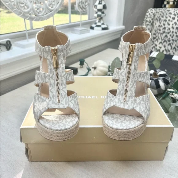 Michael Kors Wedge Sandals💛NWT💛 - Picture 8 of 11